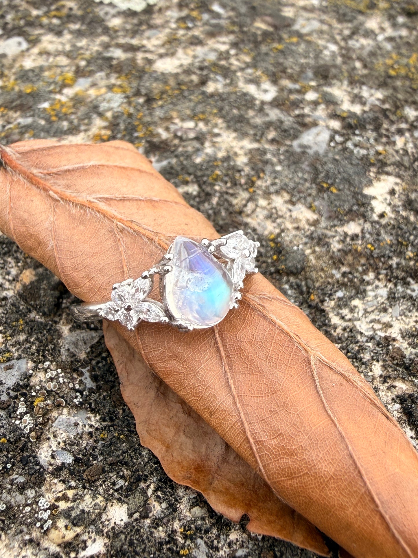 Anello in Pietra di Luna s925