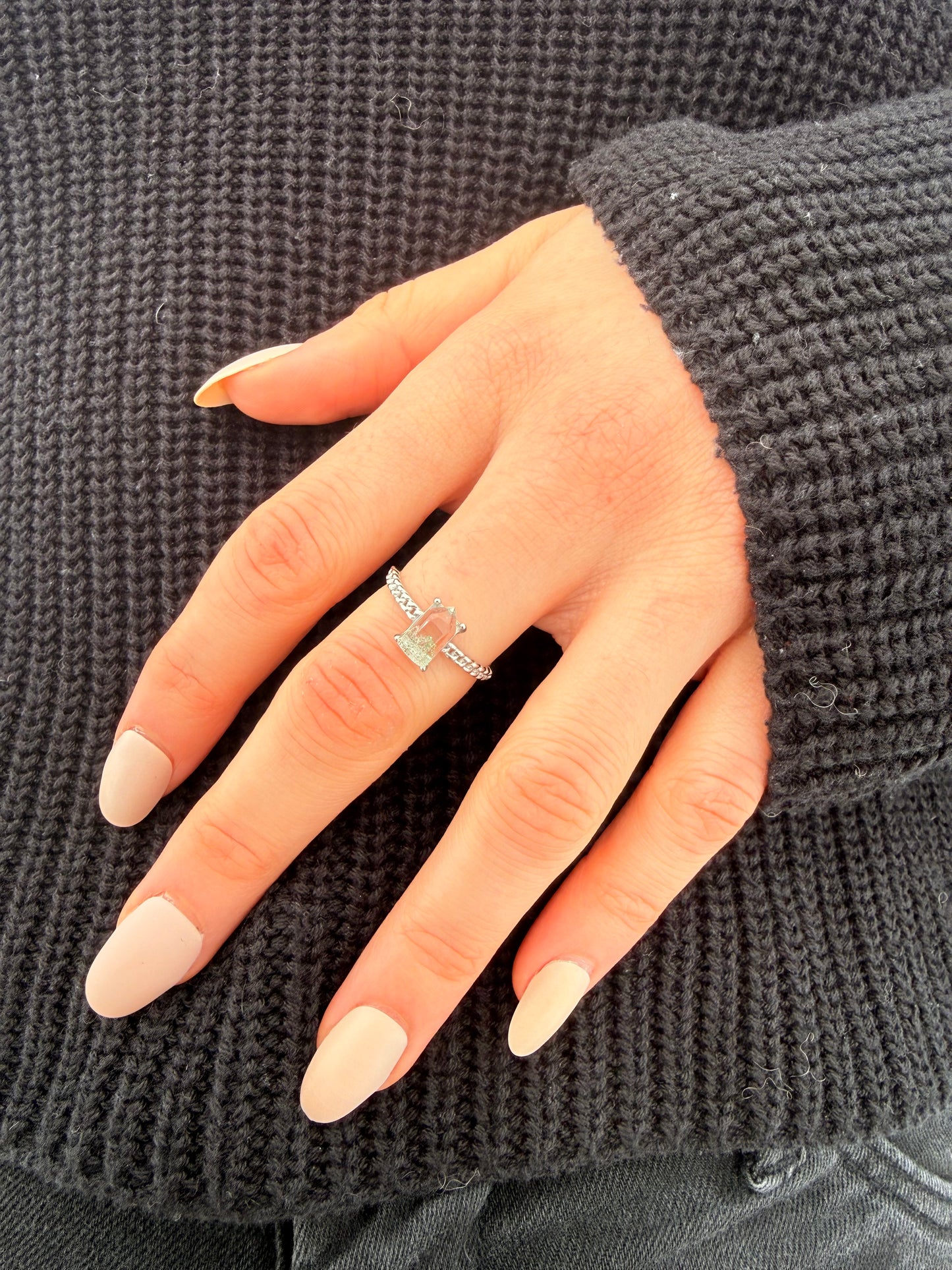 Anello in Quarzo Ialino con Inclusioni di Lodolite s925